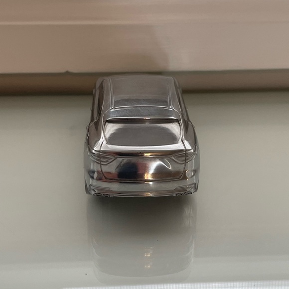 Maserati Levante Figurine - NEW - Picture 3 of 3